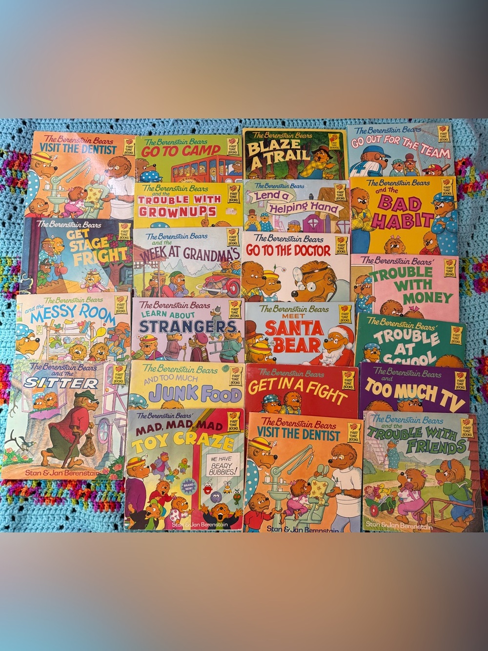 Bundle of 22 Berenstain bears books